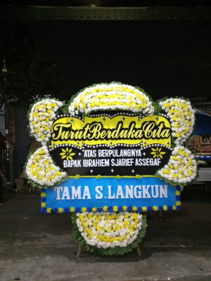 Papan Bunga Duka di Tambaksari
